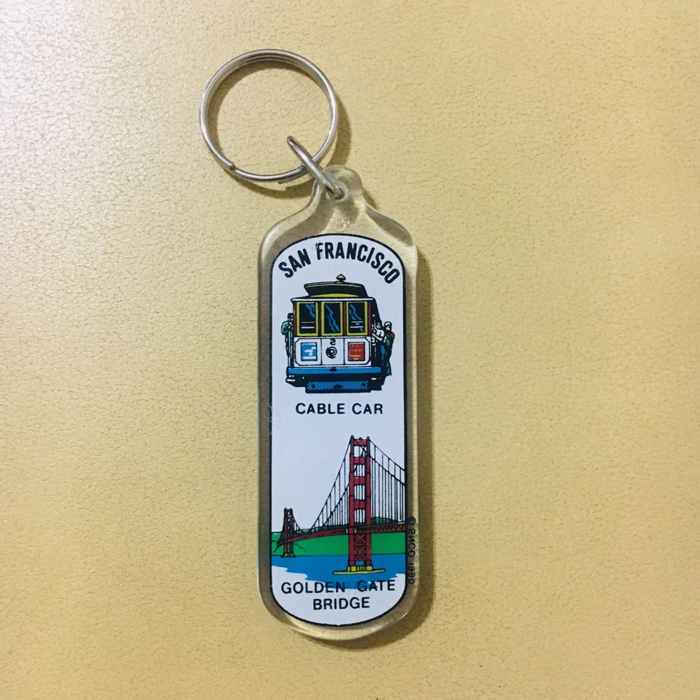 🌹90s VTG San Francisco Cable Car Bridge Keychain